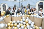 М’ячі з чернівецької "футбольної квітки" роздали М’ячі з чернівецької "футбольної квітки" роздали