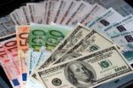 Підпільний курс долара виріс на Буковині Підпільний курс долара виріс на Буковині