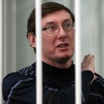 Юрій Луценко: Ця зграя відверто мала виборців за бидло, яке продається за об`їдки Юрій Луценко: Ця зграя відверто мала виборців за бидло, яке продається за об`їдки