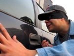В Чернівцях з-підбудинку вкрали Мерседес В Чернівцях з-підбудинку вкрали Мерседес