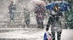 В Чернівцях снігопад значно ускладнив дорожню ситуацію В Чернівцях снігопад значно ускладнив дорожню ситуацію