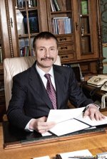 Голова Чернівецькій ОДА Папієв теж поїхав на Київ! Голова Чернівецькій ОДА Папієв теж поїхав на Київ!