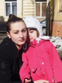 Буковинка Марта Гіліє закликає не політизувати її боротьбу за доньку Буковинка Марта Гіліє закликає не політизувати її боротьбу за доньку