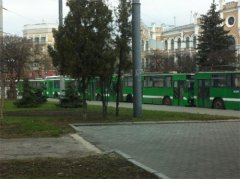 У Харкові перекривають вулиці і мости У Харкові перекривають вулиці і мости