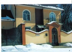 В Чернівцях будуються, незважаючи на заборони В Чернівцях будуються, незважаючи на заборони