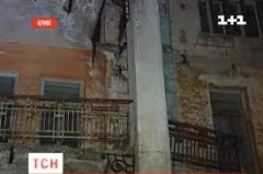 Дітей переселили із корпусу-вбивці. А перед цим змусили змити кров загиблої Дітей переселили із корпусу-вбивці. А перед цим змусили змити кров загиблої
