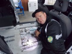Прикордонники Буковини вилучили контрабанду в громадянина Польщі Прикордонники Буковини вилучили контрабанду в громадянина Польщі