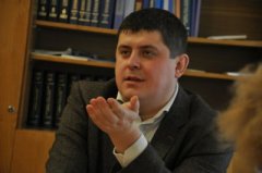 Бурбаку запропонували місце під приймальню на кладовищі у Чернівцях Бурбаку запропонували місце під приймальню на кладовищі у Чернівцях