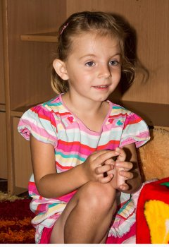 Чернівецька міліція розшукує матір малолітньої дівчинки Чернівецька міліція розшукує матір малолітньої дівчинки