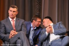 Безнадійні сподівання, або Як у Львові по черзі любили Україну. Безнадійні сподівання, або Як у Львові по черзі любили Україну.