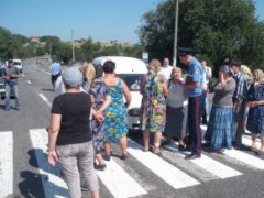В Кіцмані перекрили дорогу ОНОВЛЕНО В Кіцмані перекрили дорогу ОНОВЛЕНО