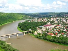 Рух через міст біля с.Звенячин обмежено у зв’язку з ремонтними роботами Рух через міст біля с.Звенячин обмежено у зв’язку з ремонтними роботами