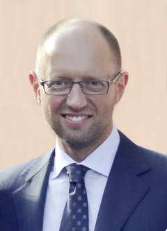 Яценюк привітав чернівчан зі святом Яценюк привітав чернівчан зі святом