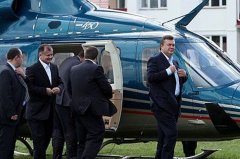 Януковичу видали 3,7 мільйона гривень на ремонт вертольота Януковичу видали 3,7 мільйона гривень на ремонт вертольота