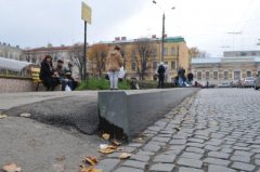За гранітні бордюри на Соборній площі переплатили За гранітні бордюри на Соборній площі переплатили