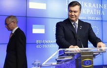 Янукович просить небагато. І не тільки для себе Янукович просить небагато. І не тільки для себе