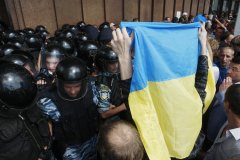 Україна близька до жорстокої революції Україна близька до жорстокої революції