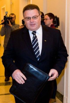 Глава МЗС Литви Лiнас Лiнкявiчус: Вина за зрив угоди про асоцiацiю повнiстю ляже на Президента України Віктора Януковича Глава МЗС Литви Лiнас Лiнкявiчус: Вина за зрив угоди про асоцiацiю повнiстю ляже на Президента України Віктора Януковича