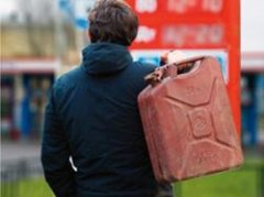 Викрито ділків, які фальсифікували бензин на Буковині Викрито ділків, які фальсифікували бензин на Буковині