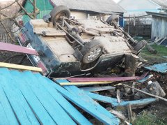 Буковинець скоїв наїзд на 3-х школярів. Є жертви. Буковинець скоїв наїзд на 3-х школярів. Є жертви.