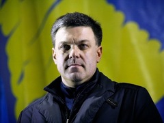 Олег Тягнибок: "Хто би як не хотів нас розсварити – ми разом у боротьбі за українську ідею і ми переможемо!" Олег Тягнибок: "Хто би як не хотів нас розсварити – ми разом у боротьбі за українську ідею і ми переможемо!"