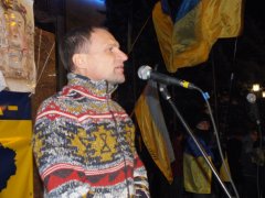 Олег Скрипка відвідав чернівецький Майдан Олег Скрипка відвідав чернівецький Майдан