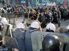 У вирішальний момент штурму Евромайдану підрозділ внутрішніх військ відмовився виконувати наказ - Волинець У вирішальний момент штурму Евромайдану підрозділ внутрішніх військ відмовився виконувати наказ - Волинець