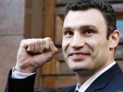 Кличко офіційно призупинив спортивну кар'єру Кличко офіційно призупинив спортивну кар'єру