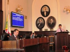 У Чернівцях зірвано позачергову сесію міськради У Чернівцях зірвано позачергову сесію міськради