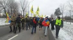«Народний блокпост»: люди йдуть до «Межигір’я» пішки «Народний блокпост»: люди йдуть до «Межигір’я» пішки