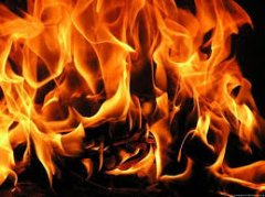 У Києві почали підпалювати суди У Києві почали підпалювати суди