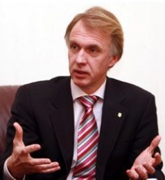 Негайне звільнення Папієва й Галиця - один з пунктів плану про переговори від екс-міністра закордонних справ Негайне звільнення Папієва й Галиця - один з пунктів плану про переговори від екс-міністра закордонних справ