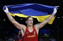 Славнозвісний боксер Олександр Усик відвідав Чернівецьку міську раду Славнозвісний боксер Олександр Усик відвідав Чернівецьку міську раду