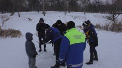 У Чернівцях рятувальники провели рейд щодо безпечного відпочинку на кризі У Чернівцях рятувальники провели рейд щодо безпечного відпочинку на кризі
