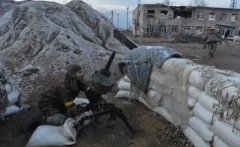 Авдіївка: Бойовики штурмують позиції і б'ють із "Градів" Авдіївка: Бойовики штурмують позиції і б'ють із "Градів"