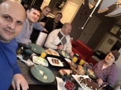 Родина Мунтяна проживає в Америці. Голова Чернівецької облради Іван Мунтян провідав батьків у США Родина Мунтяна проживає в Америці. Голова Чернівецької облради Іван Мунтян провідав батьків у США