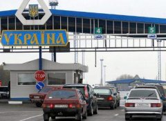 На пункті пропуску "Порубне" утворились великі черги через скупчення вантажівок На пункті пропуску "Порубне" утворились великі черги через скупчення вантажівок