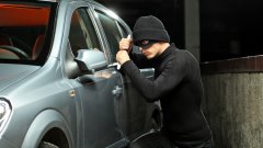 Трьох громадян, які займались викраденням автомобілів, засуджено до 5 років позбавлення волі Трьох громадян, які займались викраденням автомобілів, засуджено до 5 років позбавлення волі