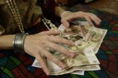 Чернівчанку ошукали на 10 тисяч доларів за зняття порчі Чернівчанку ошукали на 10 тисяч доларів за зняття порчі