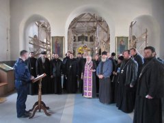 Рятувальники Буковини нагадали священнослужителям правила безпеки під час святкування Великодня Рятувальники Буковини нагадали священнослужителям правила безпеки під час святкування Великодня