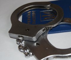 На Буковині викрито канал легалізації іноземців На Буковині викрито канал легалізації іноземців