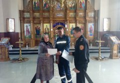 Буковинські рятувальники продовжують проводити інструктажі безпеки у храмах перед Великоднем Буковинські рятувальники продовжують проводити інструктажі безпеки у храмах перед Великоднем