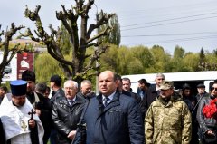 Голова крайового парламенту Буковини вшанував пам’ять полеглих Героїв і принизив губернатора Фищука Голова крайового парламенту Буковини вшанував пам’ять полеглих Героїв і принизив губернатора Фищука