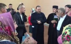 Громада вигнала “московського попа” Громада вигнала “московського попа”