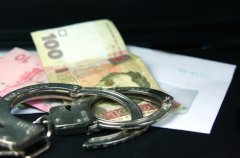У Чернівцях знову взяли хабарника. Цього разу - адвоката У Чернівцях знову взяли хабарника. Цього разу - адвоката