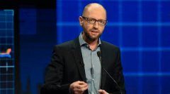 Арсеній Яценюк у День Конституції: Україні потрібна нова управлінська модель з чітким розподілом відповідальності та системою стримувань і противаг. Чинна себе вичерпала Арсеній Яценюк у День Конституції: Україні потрібна нова управлінська модель з чітким розподілом відповідальності та системою стримувань і противаг. Чинна себе вичерпала