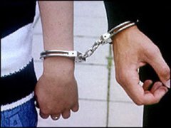 Прокуратура Чернівецької області забезпечила екстрадицію трьох злочинців, яких розшукував Інтерпол Прокуратура Чернівецької області забезпечила екстрадицію трьох злочинців, яких розшукував Інтерпол