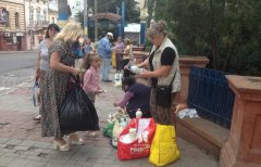 У Чернівцях поліцейські перевіряють місця стихійної торгівлі У Чернівцях поліцейські перевіряють місця стихійної торгівлі