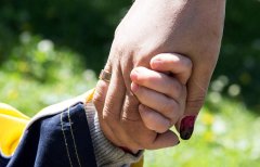 Прийміть у родину дитину Прийміть у родину дитину