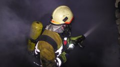 Безхатченки влаштували пожежу у покинутому будинку у Чернівцях Безхатченки влаштували пожежу у покинутому будинку у Чернівцях